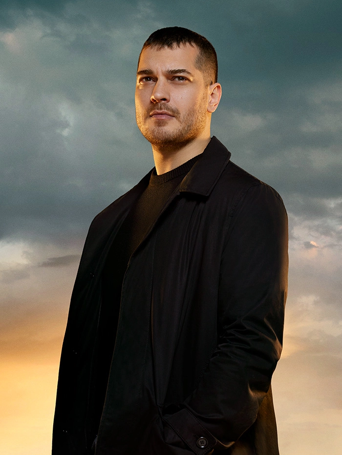 Çağatay Ulusoy oyuncu portresi