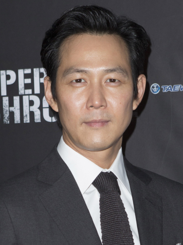 Lee Jung-jae oyuncu portresi