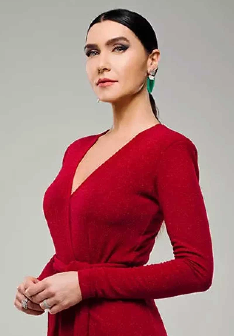 Şevval Sam portre