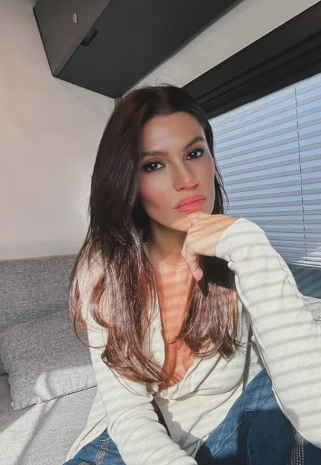 Yüsra Geyik portre