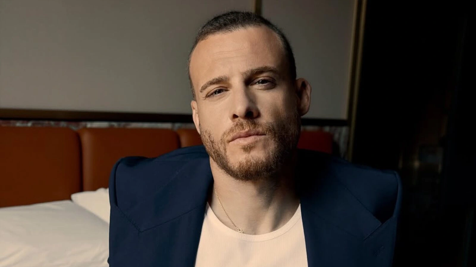 Kerem Bürsin Yeniden Milano Yolcusu: Dünyaca Ünlü Yıldızlarla Buluşacak