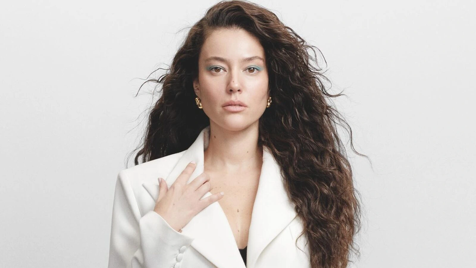 Pelin Akil Yeni Projesiyle Ekranlara Dönüyor: Ölüm Bizi Ayırana Dek Kadrosunda!